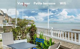Appartement en front de mer avec terrasse et vue mer